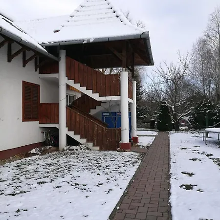 Guest house Napsuetoette Kehida Kehidakustany
