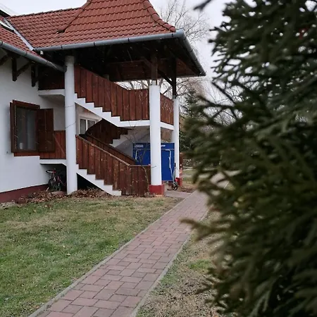 Napsuetoette Kehida Guest house *